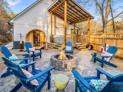 Sister cabins | Book both for full retreat - image 18 of 55