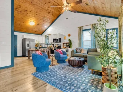 Sister cabins | Book both for full retreat - image 52 of 55