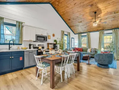 Sister cabins | Book both for full retreat - image 17 of 55