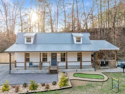 Sister cabins | Book both for full retreat - image 41 of 55