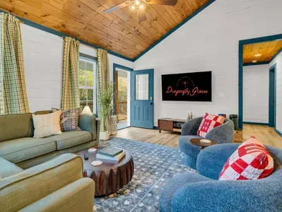 Sister cabins | Book both for full retreat - image 12 of 55