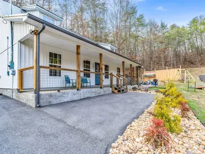 Sister cabins | Book both for full retreat - image 31 of 55