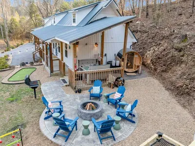Sister cabins | Book both for full retreat - image 43 of 55
