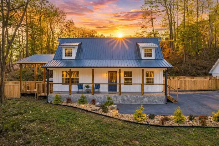 1 mile Pkwy | Hot tub + Sauna | Single Level - image 47 of 47