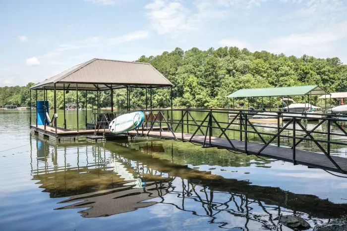 Two Paddle Boards , floats, waterproof Bluetooth speaker & a lake mat to enjoy during your stay!! 