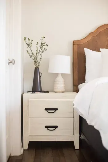 Another useful side table and gorgeous table lamp by the side of the bed