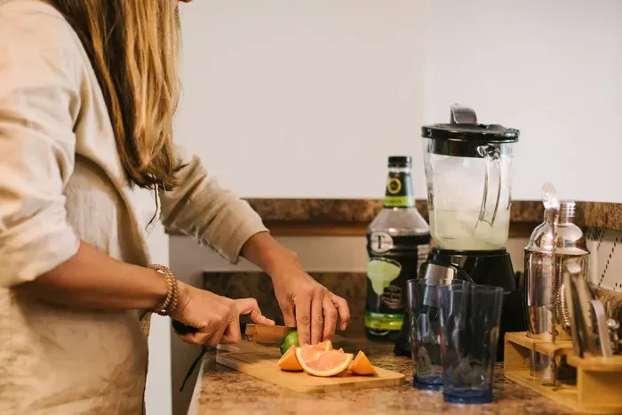 Blender & cocktail set perfect for happy hour!