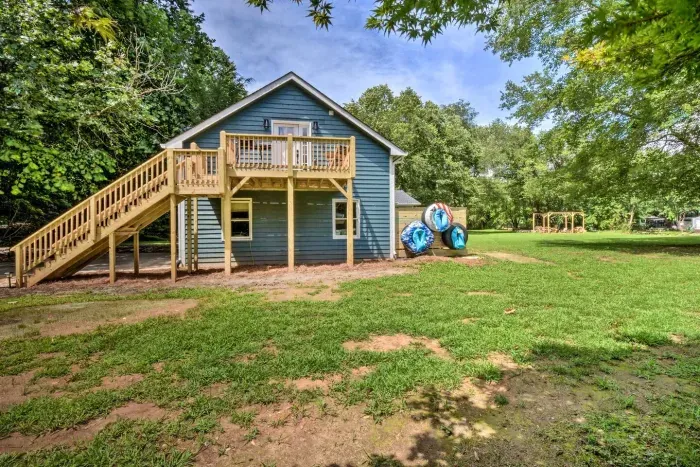 Private entrance to your river retreat 