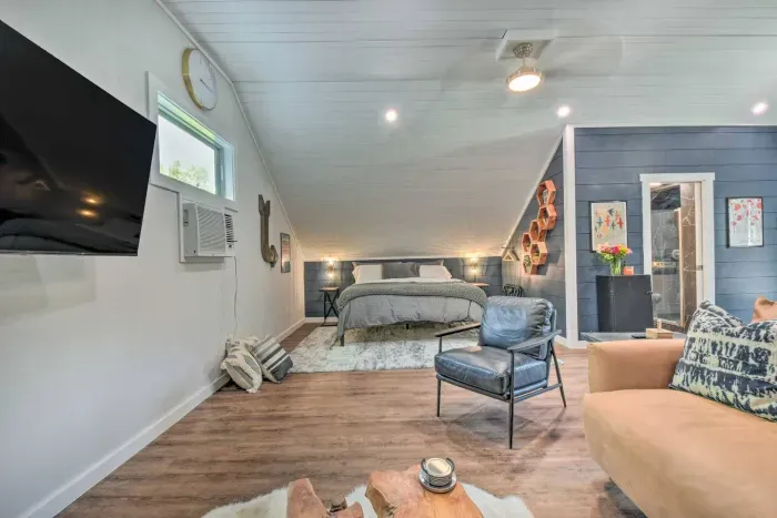 Enjoy relaxation, entertainment, and all the comforts of home in this compact yet inviting retreat.