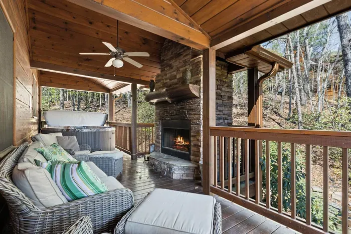 Cozy Bear Cabin-Blue Ridge - image 74 of 88