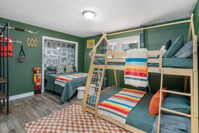 Queen bed. Twin top bunk(max weight recommendation 175lbs) & full bottom bunk.