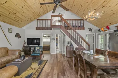 Hocking Hills Half Stoned Cabin in the Woods - image 3 of 20