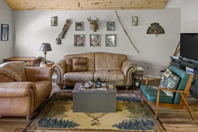 Hocking Hills Half Stoned Cabin in the Woods - image 6 of 20