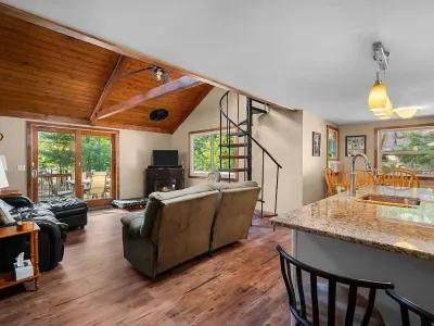 The Arrowroot Lodge Up North in Gaylord Michigan - image 3 of 29