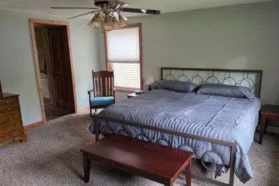 The Arrowroot Lodge Up North in Gaylord Michigan - image 9 of 29