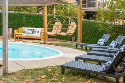 Luxe Retreat - image 34 of 49