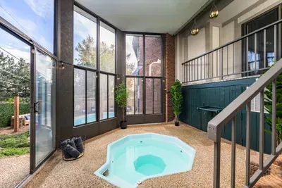 Luxe Retreat - image 35 of 49