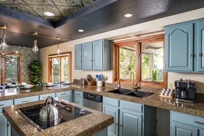 Luxe Retreat - image 30 of 49