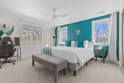 3rd bedroom (king bed and ensuite bathroom)