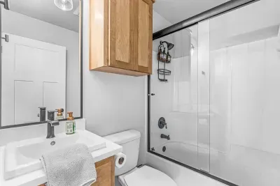 Second bedroom bathroom