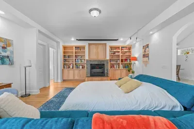 The queen fold out in the living room