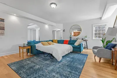 The queen fold out in the living room