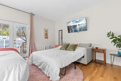 Queen pull out couch in 2nd bedroom