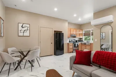 Unit 4: Living Room Area