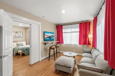 Unit 6: Living Room Area