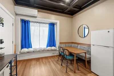 Unit 3: Living Room Area