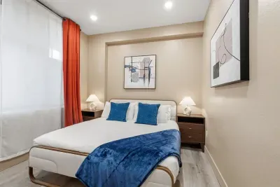 Unit 1: Bedroom - King Size Bed