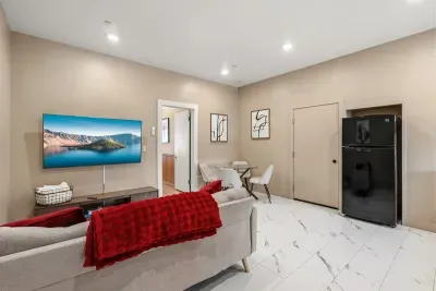 Unit 4: Living Room Area