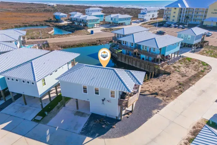 3 minute walk to the golf cart friendly boardwalk to the beach!