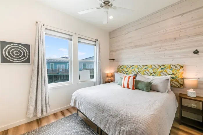 King Bed with ensuite bathroom