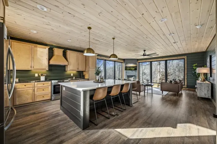 Cook, relax, and take in the forest views.