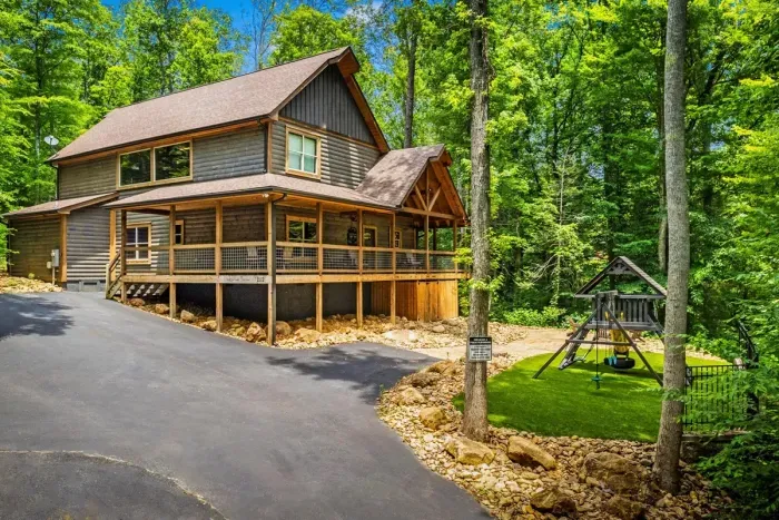 Plenty of parking for 5-6 vehicles