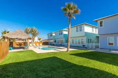 Turquoise Tides - image 16 of 37