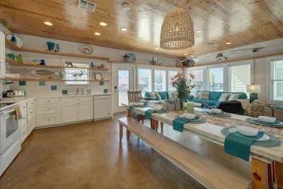 Turquoise Tides - image 30 of 37