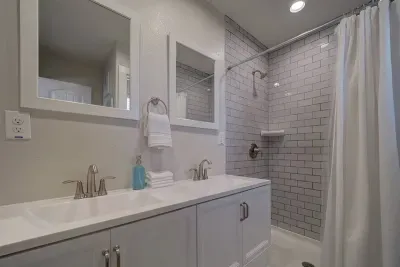 Bunk room en-suite Bathroom