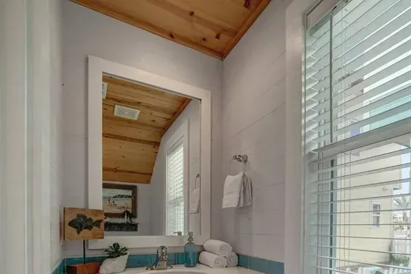 Downstairs half bath