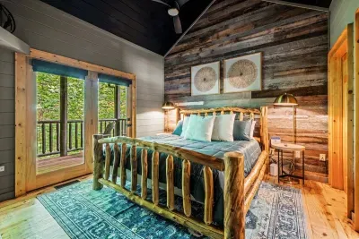 King Bed with ensuite bathroom
