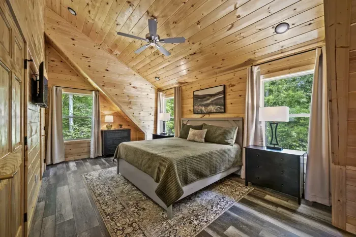 Upstairs King Bedroom 2