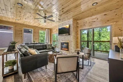 Smoky Mountain Retreat - image 35 of 39