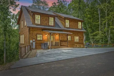 Smoky Mountain Retreat - image 36 of 39