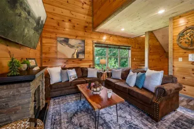 Open concept living, dining and kitchen area