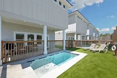 Station Street Beach Retreat - image 13 of 22