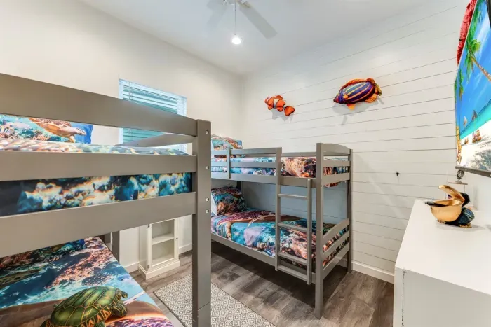 2 bunk beds with 4 twin beds