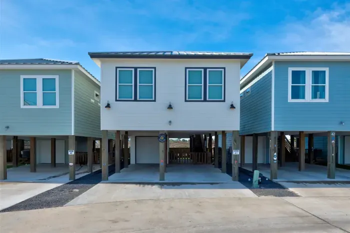 Parking for 3-4 cars depending on the size