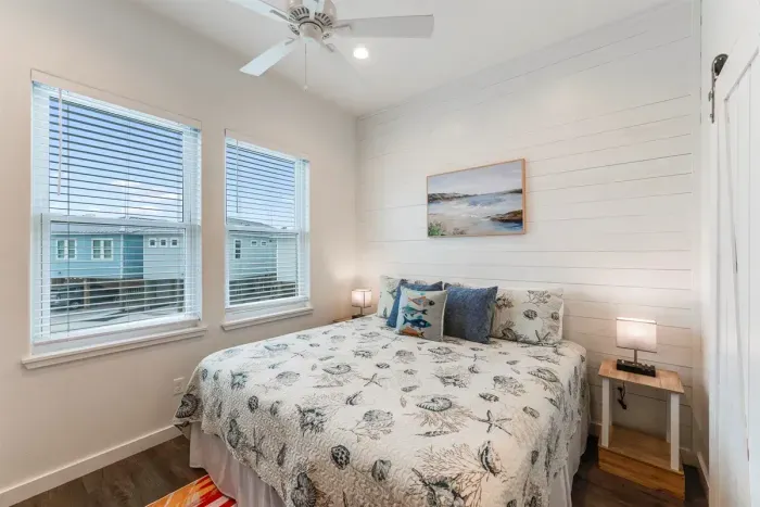 King bed with ensuite bathroom