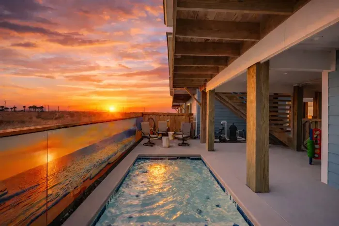 Private pool with views!